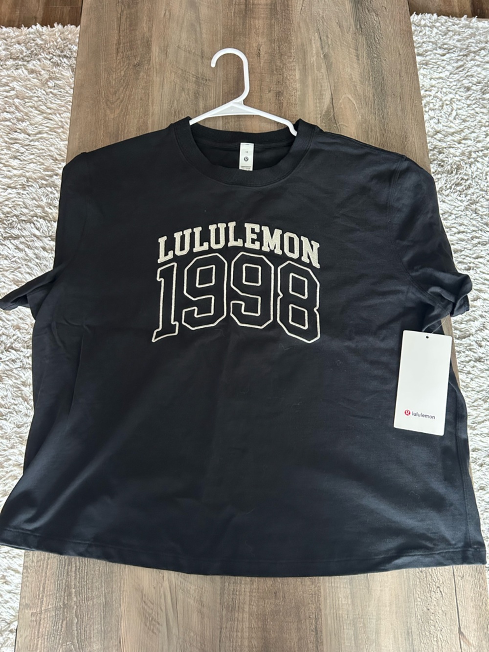 🦄 NWT Lululemon Relaxed Fit Cotton Jersey Tee *Graphic - Sz 12 *black*